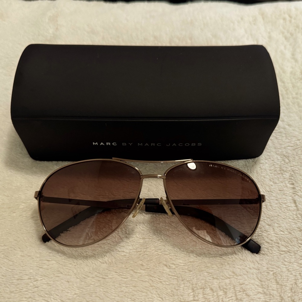 MARC BY MARC JACOBS Sunglasses